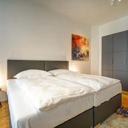 Bishop Apartman *