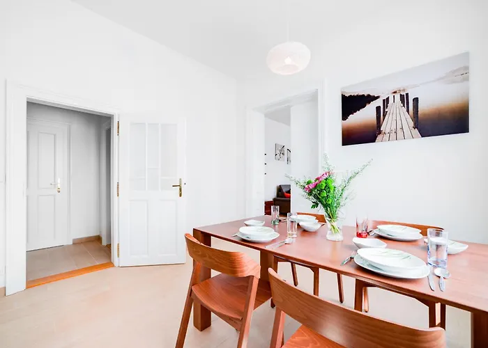 Bishop Apartment *